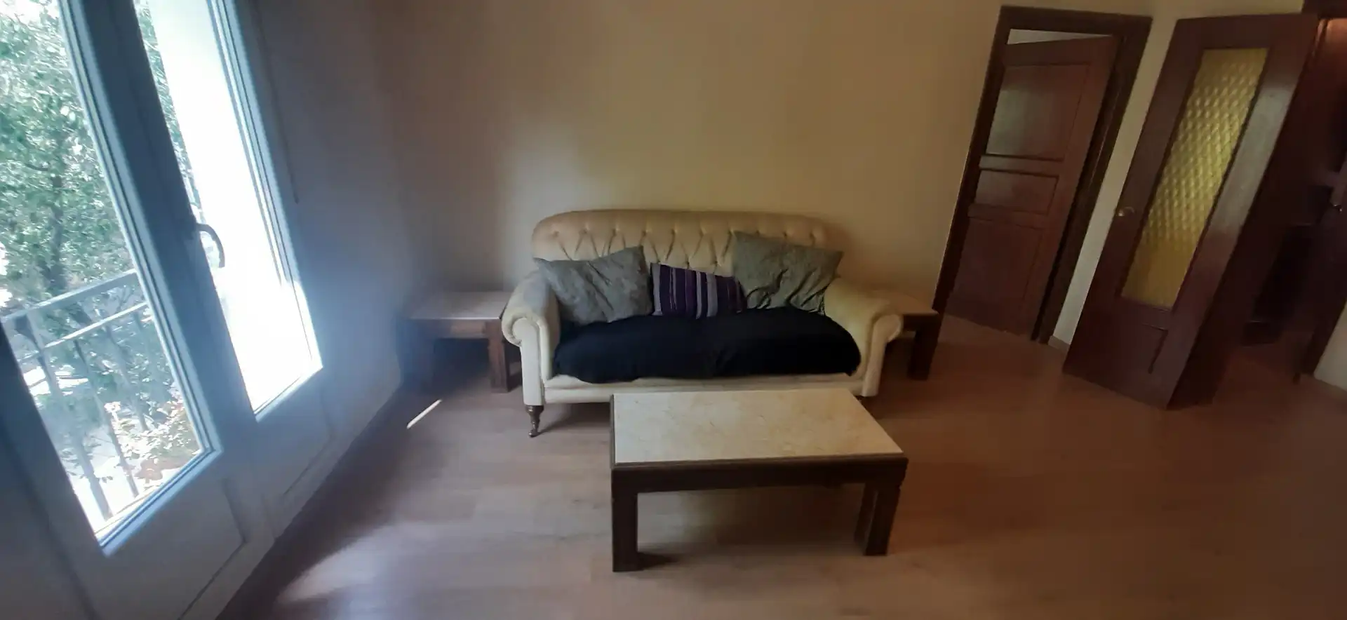 Sala d'estar de Pis en venda en Madrid amb Balcó