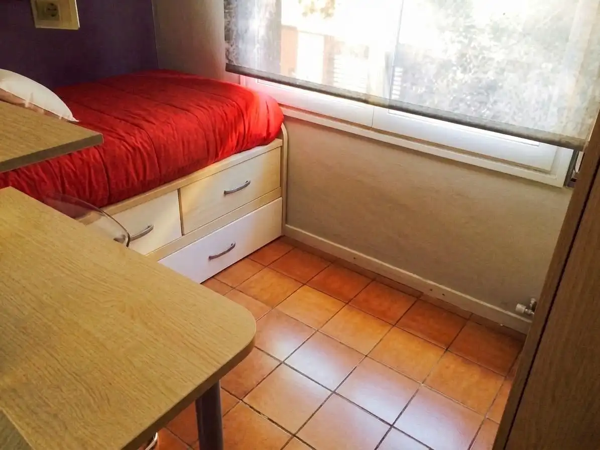 Habitación de Casa adosada en venta en Sant Cugat del Vallès con Calefacción y Terraza