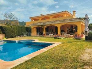 Casa-chalet en Alquiler en Alfinach - Los Monasterios