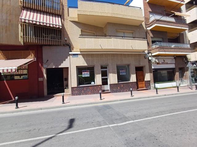 Local comercial en Alquiler en El Palmar