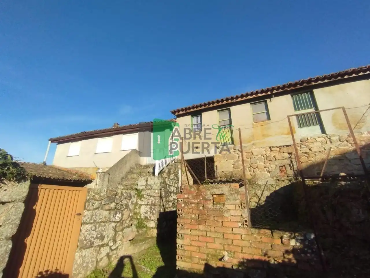 Vista exterior de Casa o xalet en venda en Ourense Capital  amb Jardí privat i Terrassa