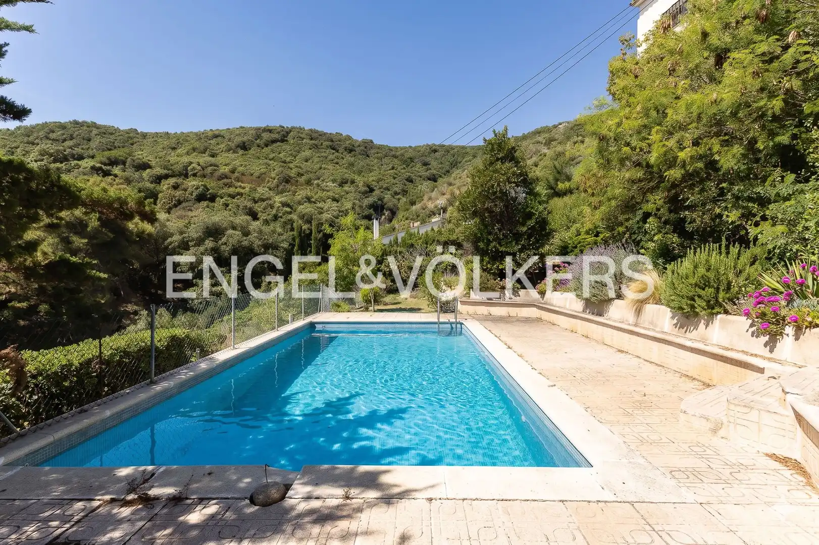 Piscina de Casa o chalet en venta en Alella con Calefacción, Jardín privado y Parquet