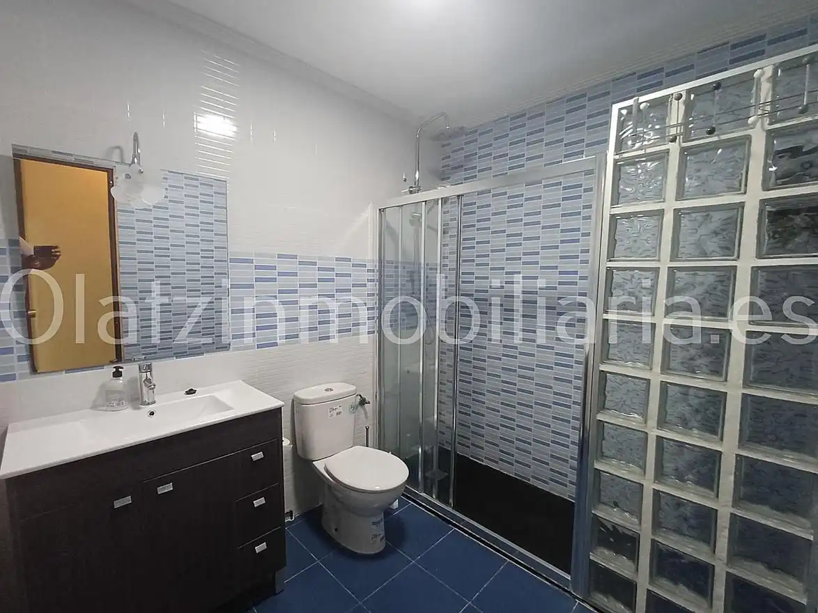 Bathroom of Flat for sale in Medina de Pomar  with Heating, Terrace and Community pool