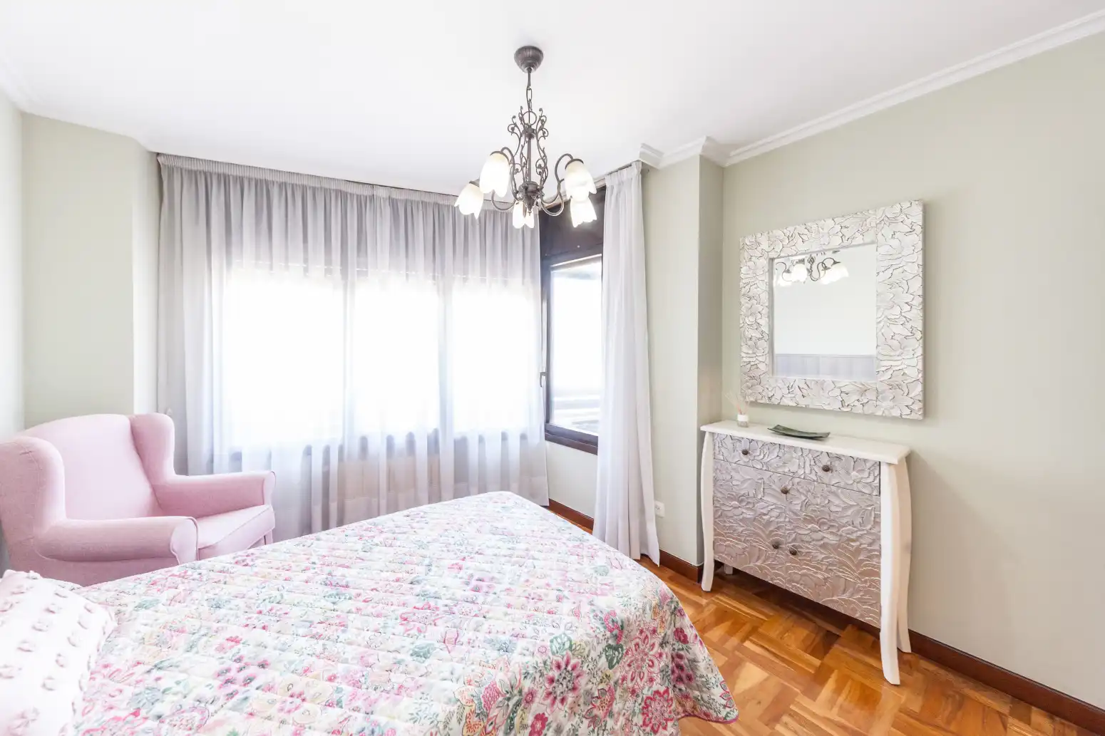 Bedroom of Flat for sale in Gijón   with Heating, Parquet flooring and Terrace