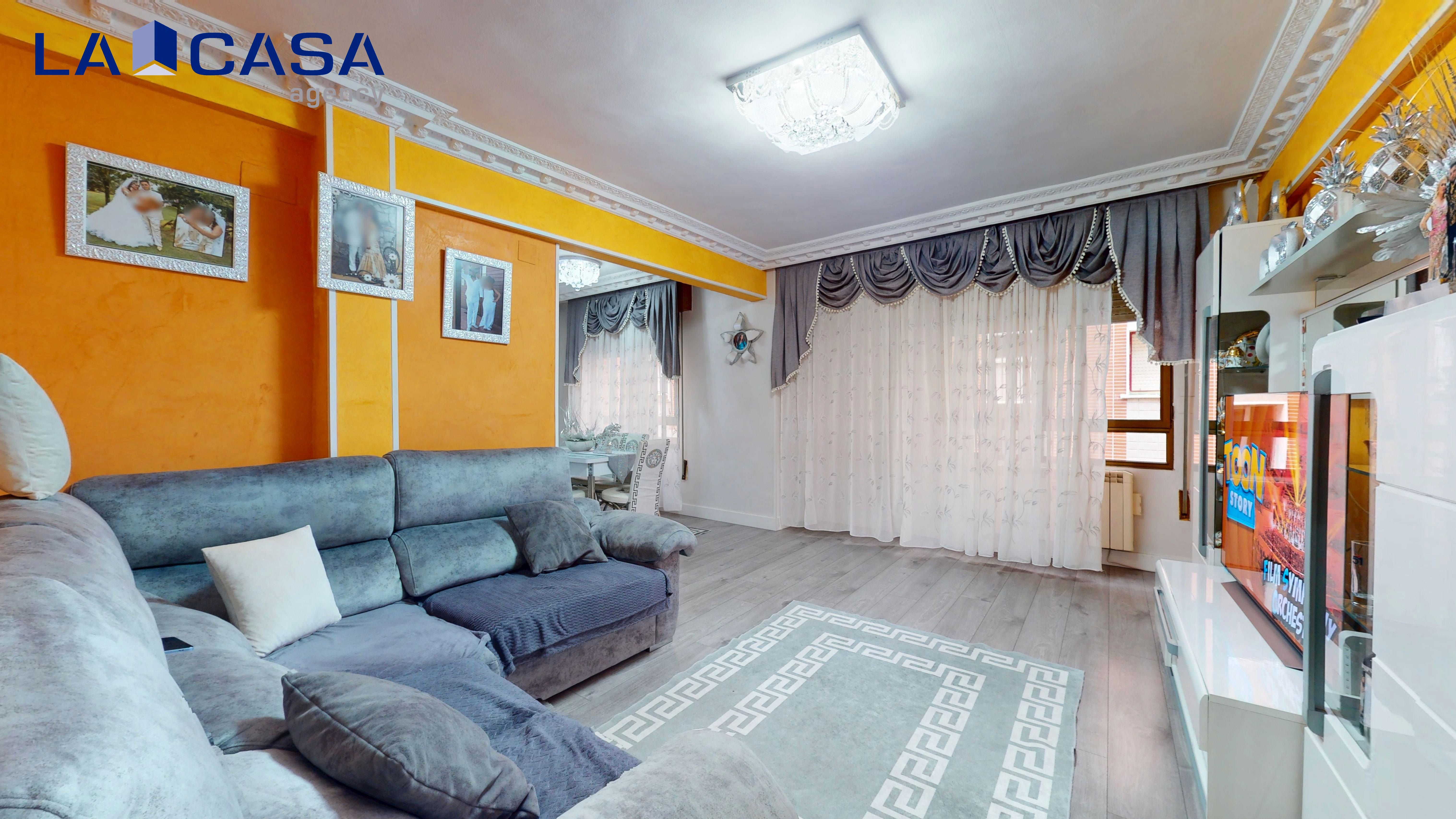 Living room of Flat for sale in Bilbao   with Heating