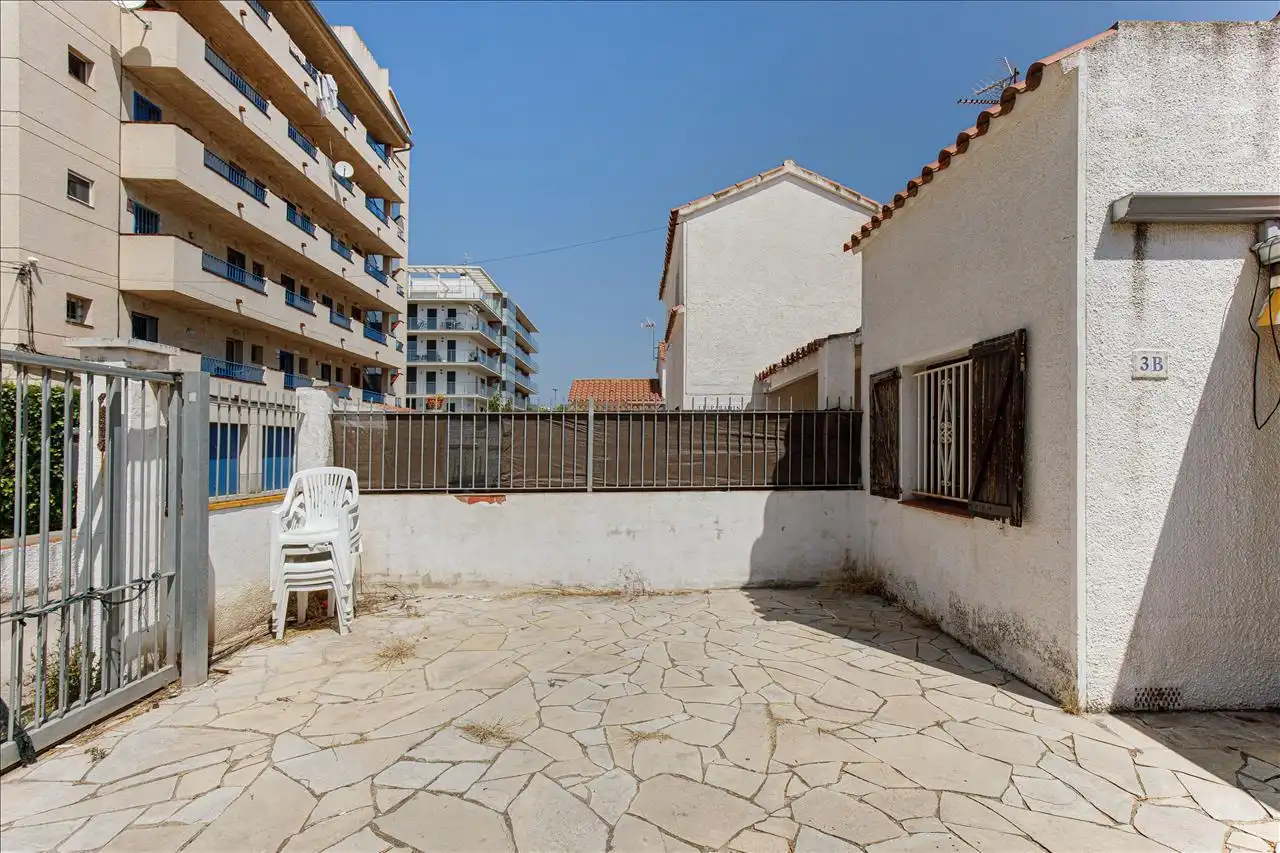 Casa aparellada amb piscina en venda a De La Illeta, imagen 9
