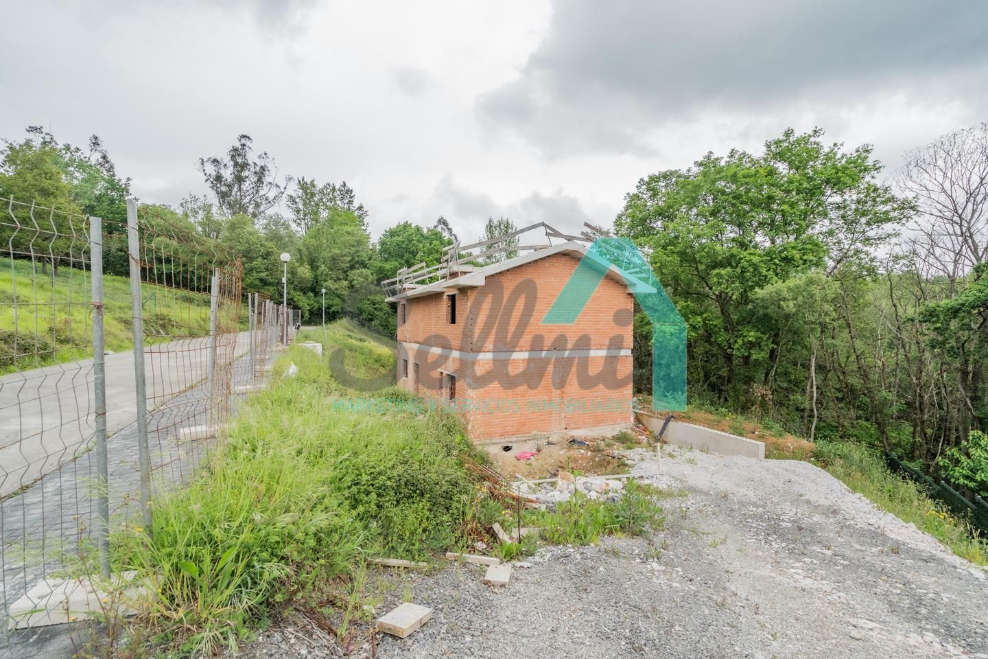 House or chalet for sale in Oviedo   with Terrace