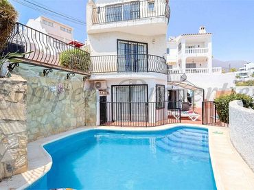 Casa amb piscina en venda a Nueva Nerja
