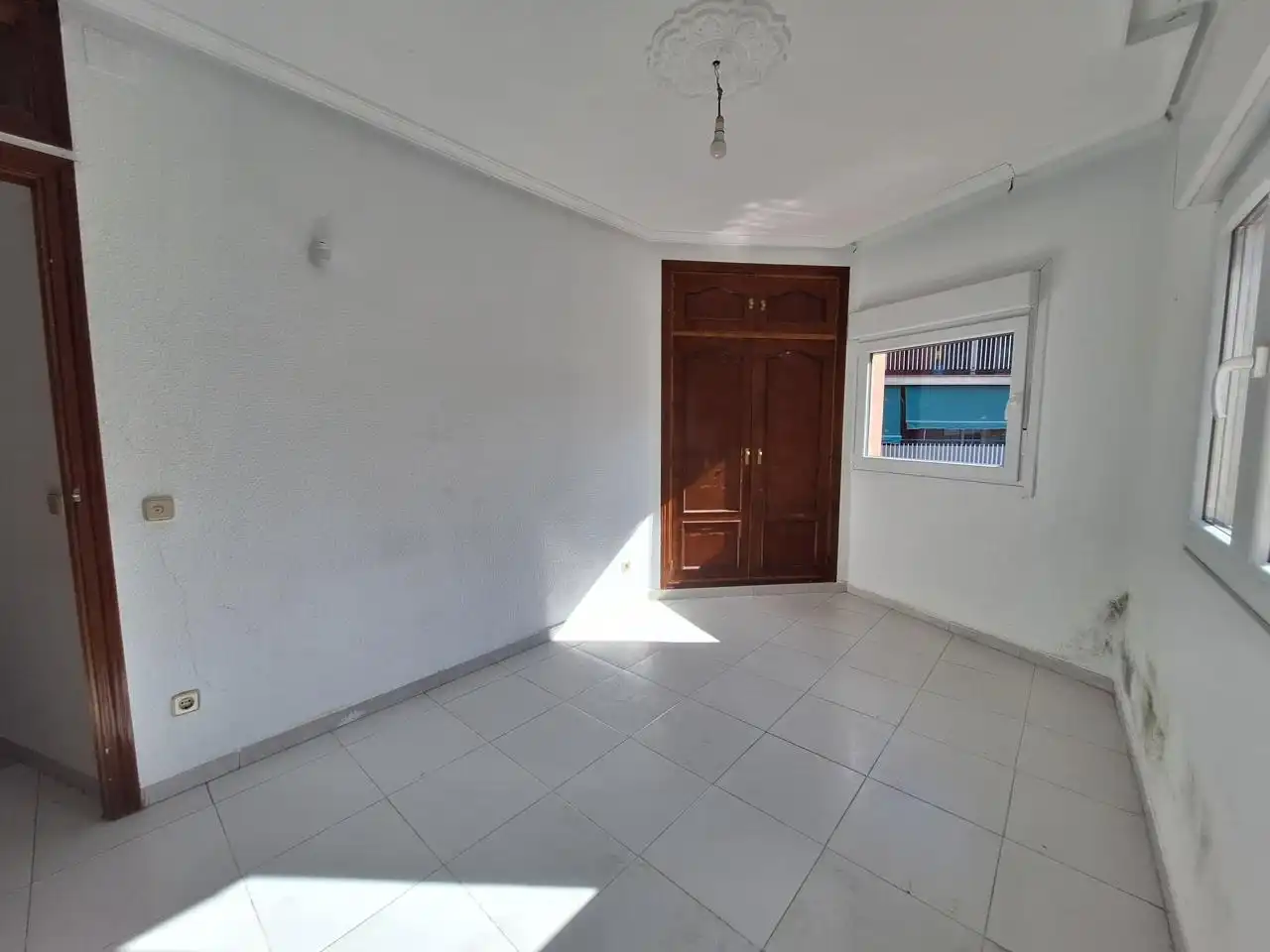 Bedroom of Flat for sale in  Madrid Capital