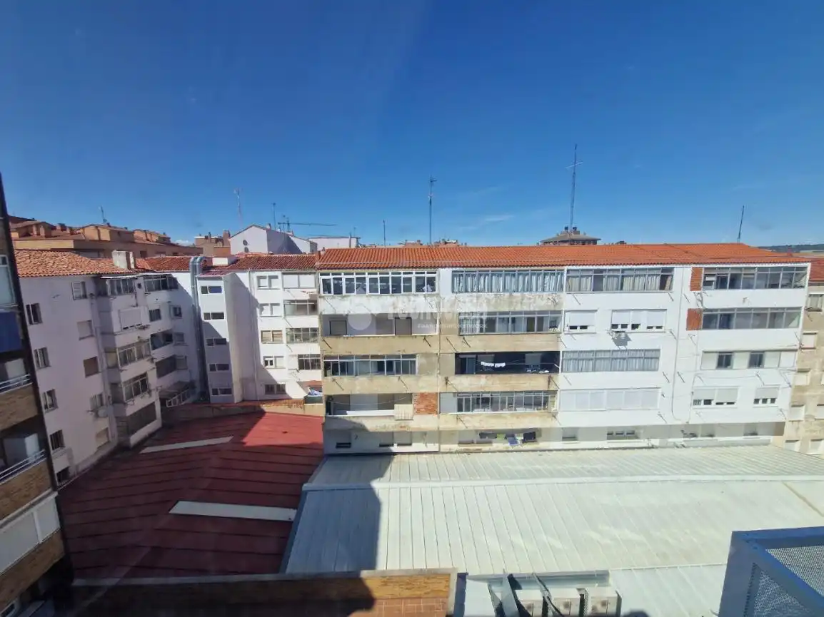 Piso en venta en Palencia con Aire acondicionado, Calefacción y Parquet