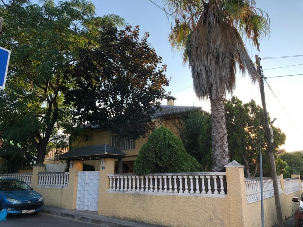 Vista exterior de Casa o xalet en venda en Albaida amb Calefacció, Jardí privat i Parquet