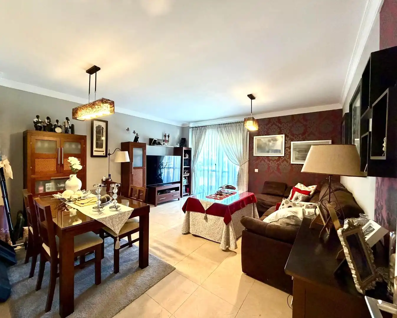 Sala d'estar de Àtic en venda en Estepona amb Aire condicionat, Terrassa i Forn