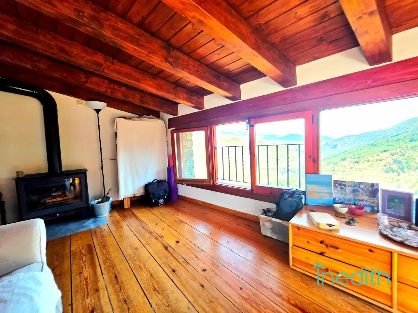 Sala d'estar de Casa o xalet en venda en El Pont de Bar amb Aire condicionat, Jardí privat i Terrassa