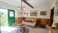 Sala d'estar de Casa o xalet en venda en Atapuerca amb Jardí privat