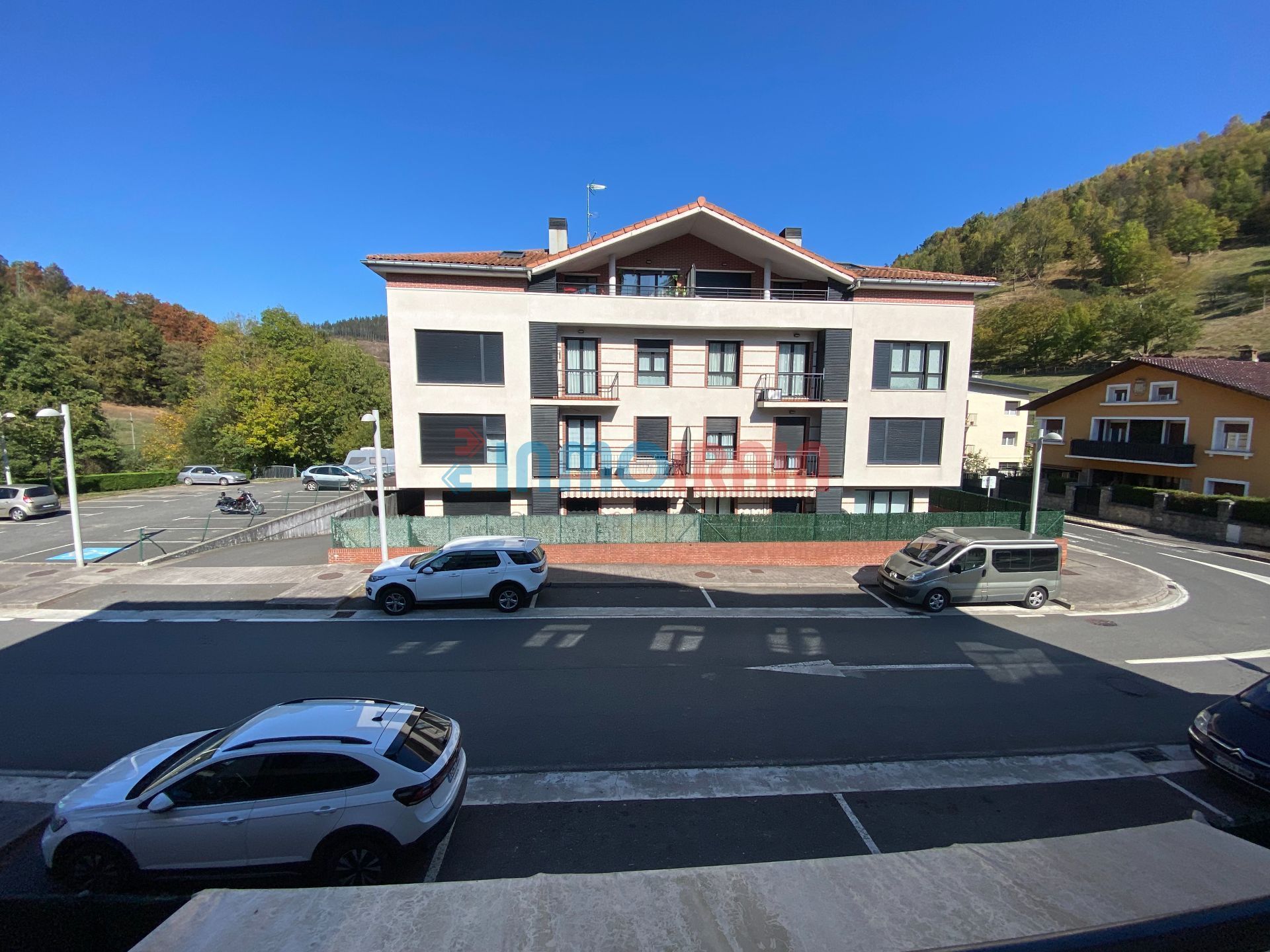 Vista exterior de Pis en venda en Zegama amb Calefacció i Traster