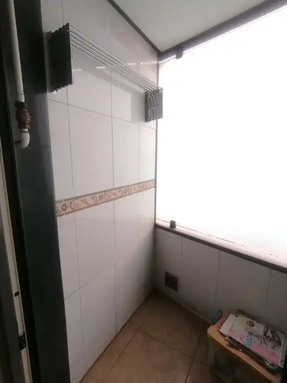 Bany de Pis en venda en Gijón  amb Calefacció, Parquet i Terrassa