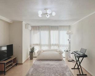 Dormitori de Apartament en venda en Alicante / Alacant amb Aire condicionat, Calefacció i Moblat