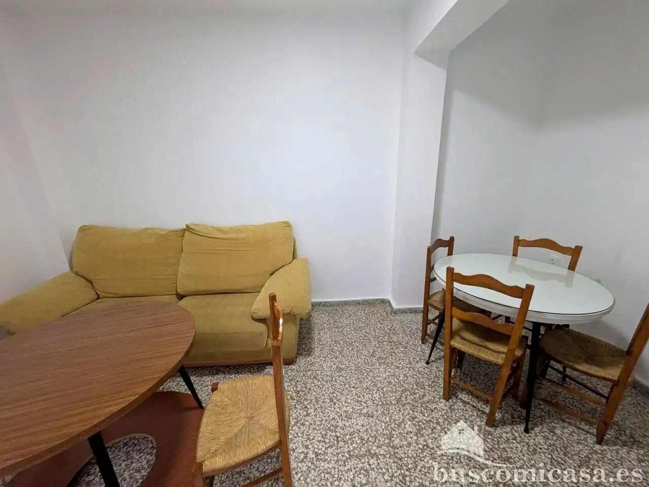 Sala de estar de Piso para compartir en Linares con Aire acondicionado y Amueblado