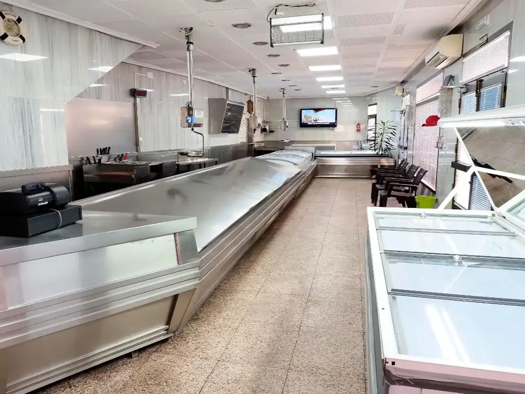 Commercial properties for sale in Cebreros  with Air Conditioner and Furnished