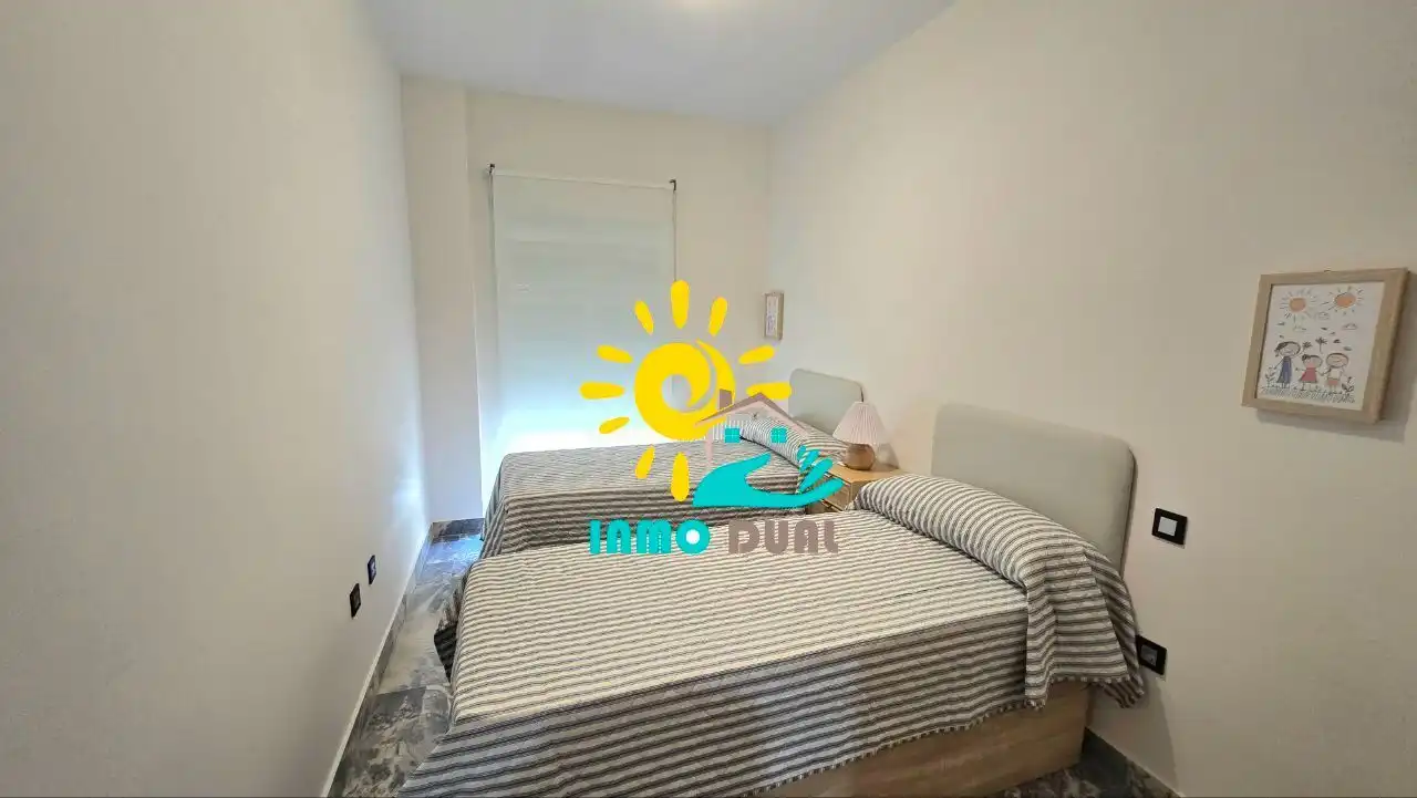 Dormitori de Apartament de lloguer en Badajoz amb Aire condicionat, Calefacció i Moblat