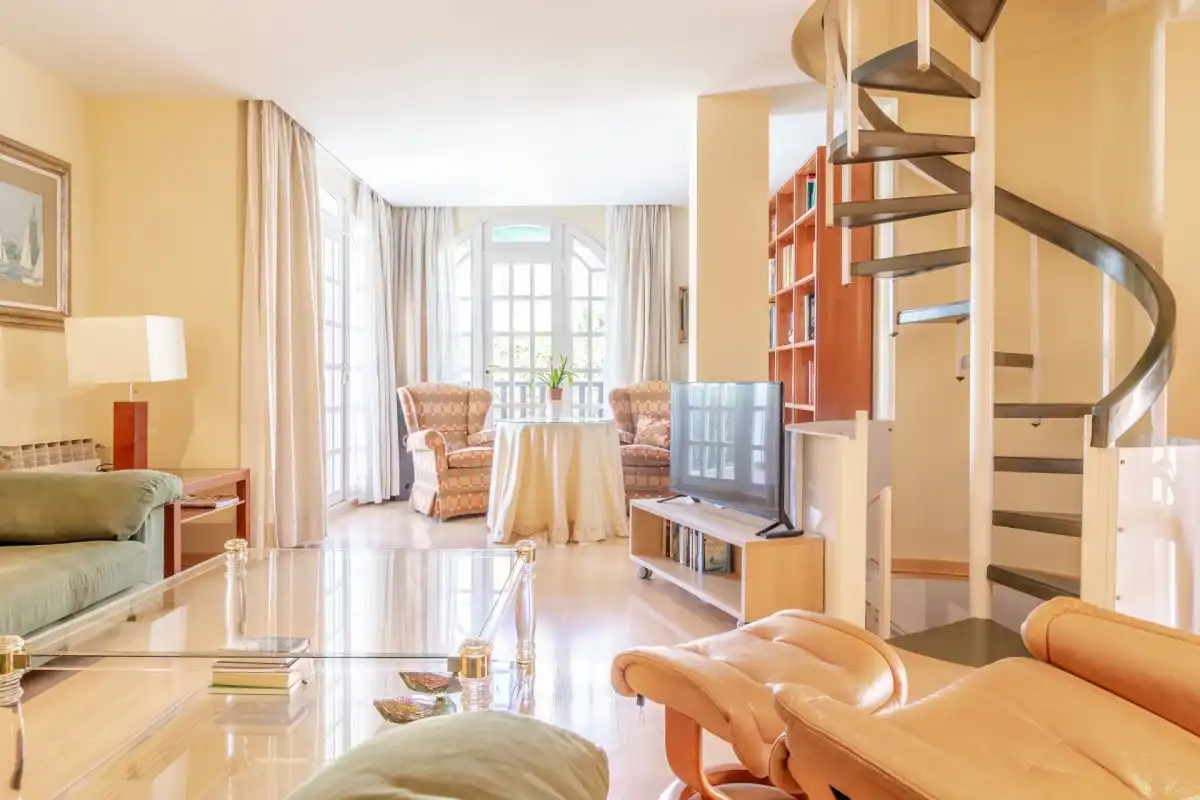 Sala d'estar de Casa o xalet en venda en La Zubia amb Aire condicionat, Calefacció i Jardí privat