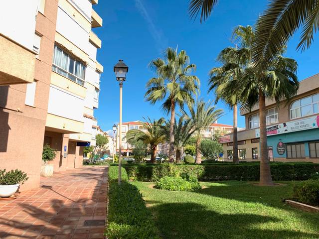 Local comercial en Venta en Avenida de Andalucía, 138 en Urbanización Santa Rosa