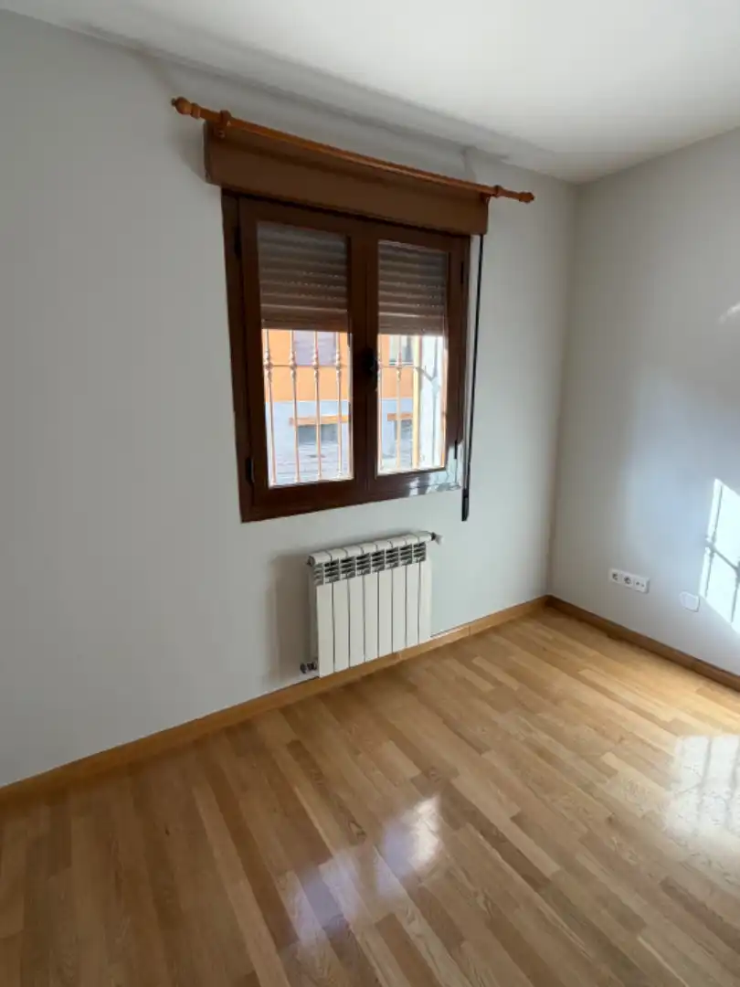 Bedroom of Flat for sale in Valverde del Majano  with Heating and Parquet flooring