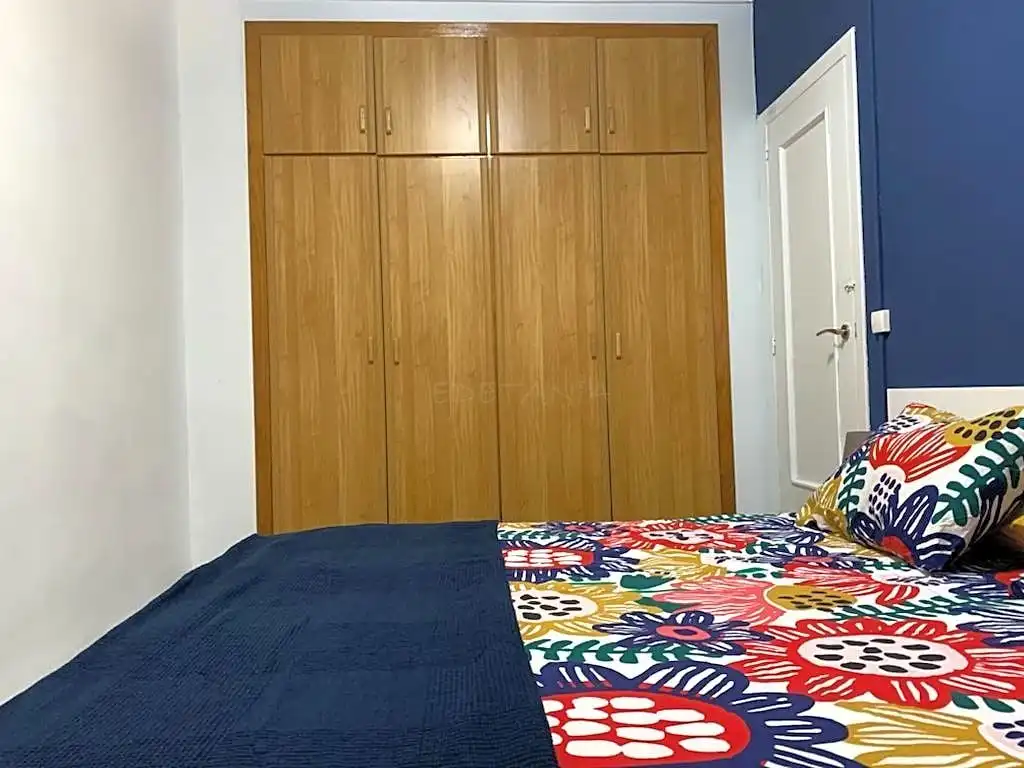 Habitación de Apartamento en venta en Alfara del Patriarca con Amueblado y Balcón
