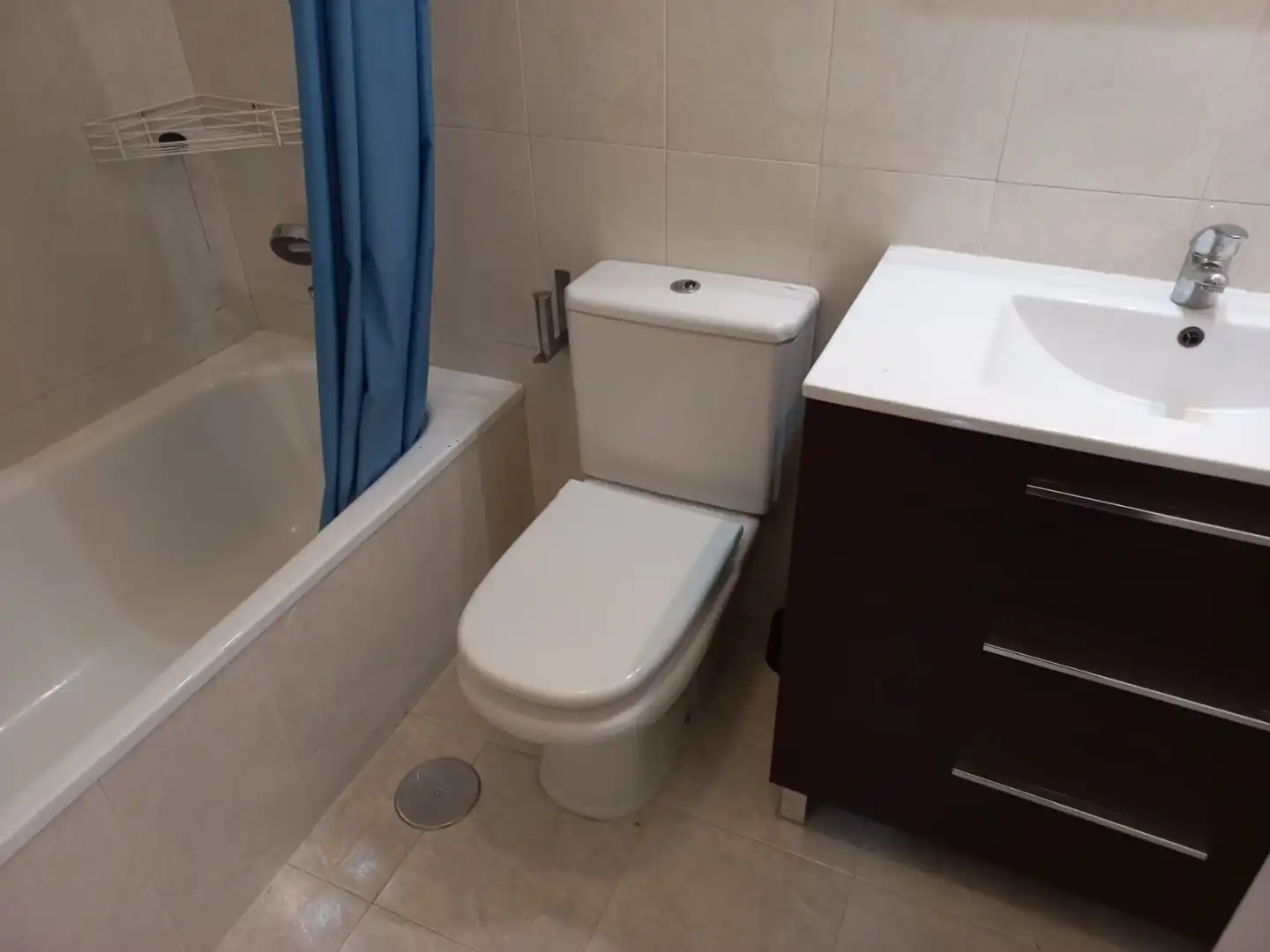 Badezimmer von Wohnung zur Miete in Santiago de Compostela  mit Heizung, Terrasse und Möbliert