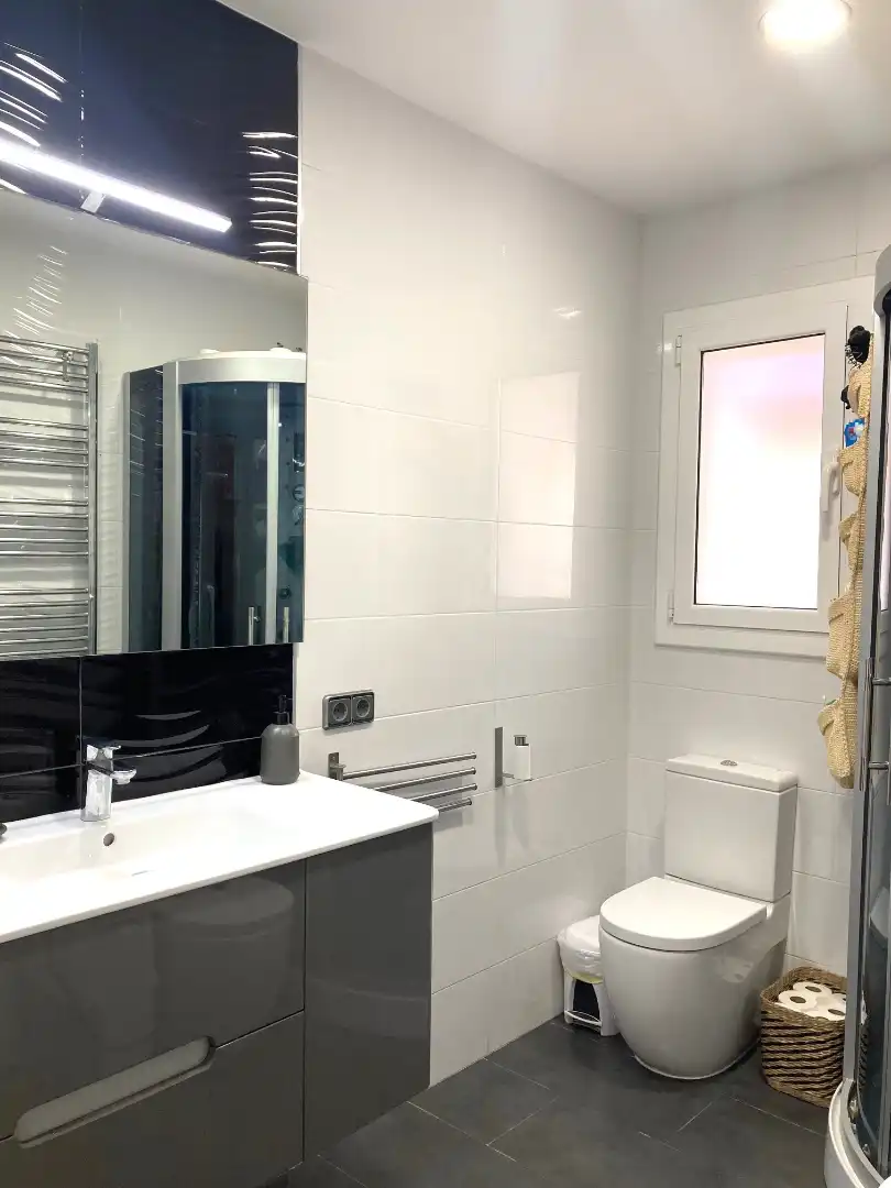 Baño de Casa o chalet en venta en Corbera de Llobregat con Aire acondicionado, Calefacción y Jardín privado