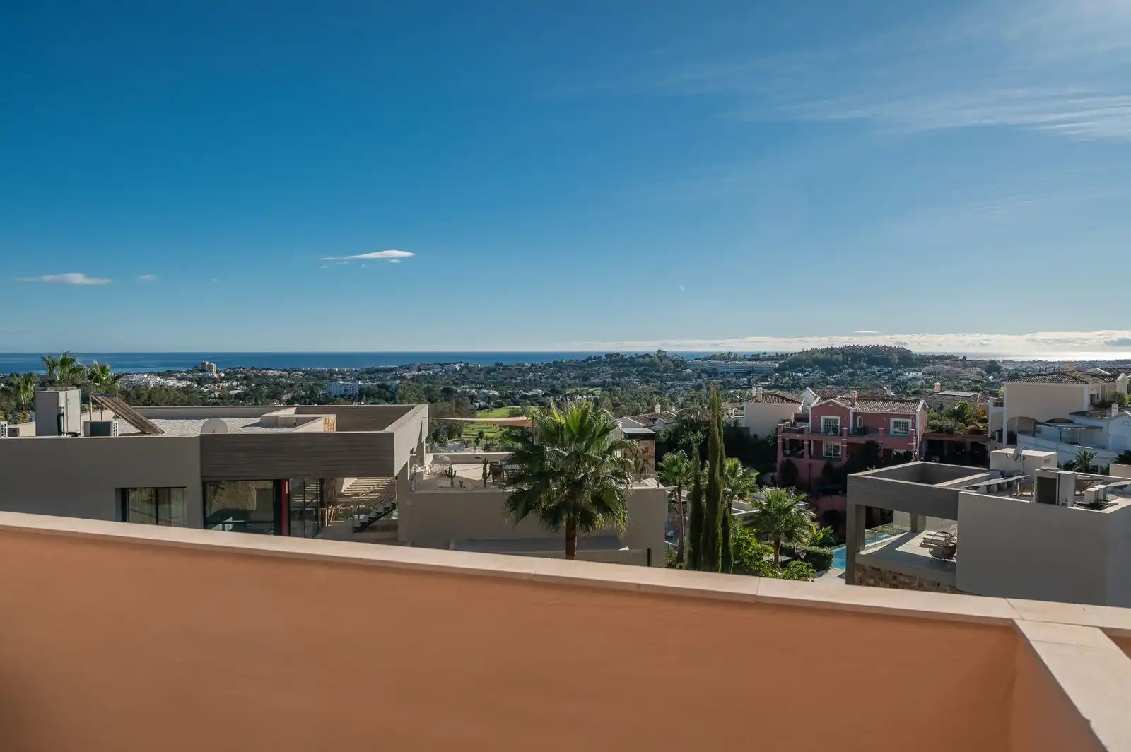 Vista exterior de Ático en venta en Marbella con Terraza, Trastero y Amueblado