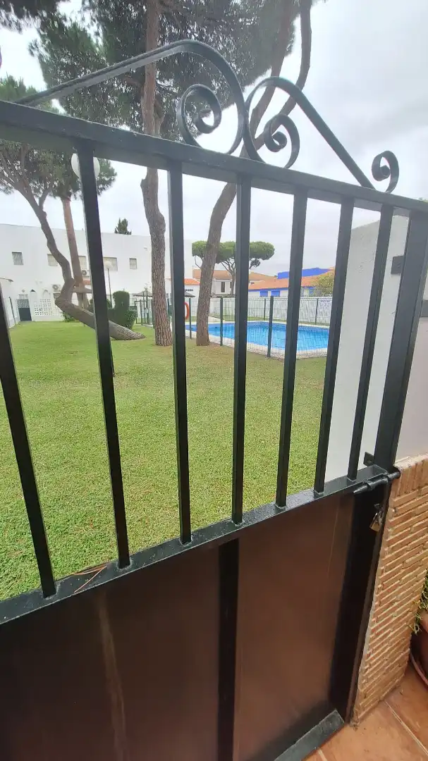 Piscina de Casa o chalet de alquiler en Islantilla con Amueblado, Lavadora y Microondas