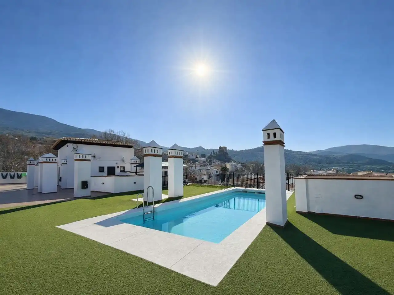 Schwimmbecken von Wohnung zur Miete in Vélez de Benaudalla mit Klimaanlage