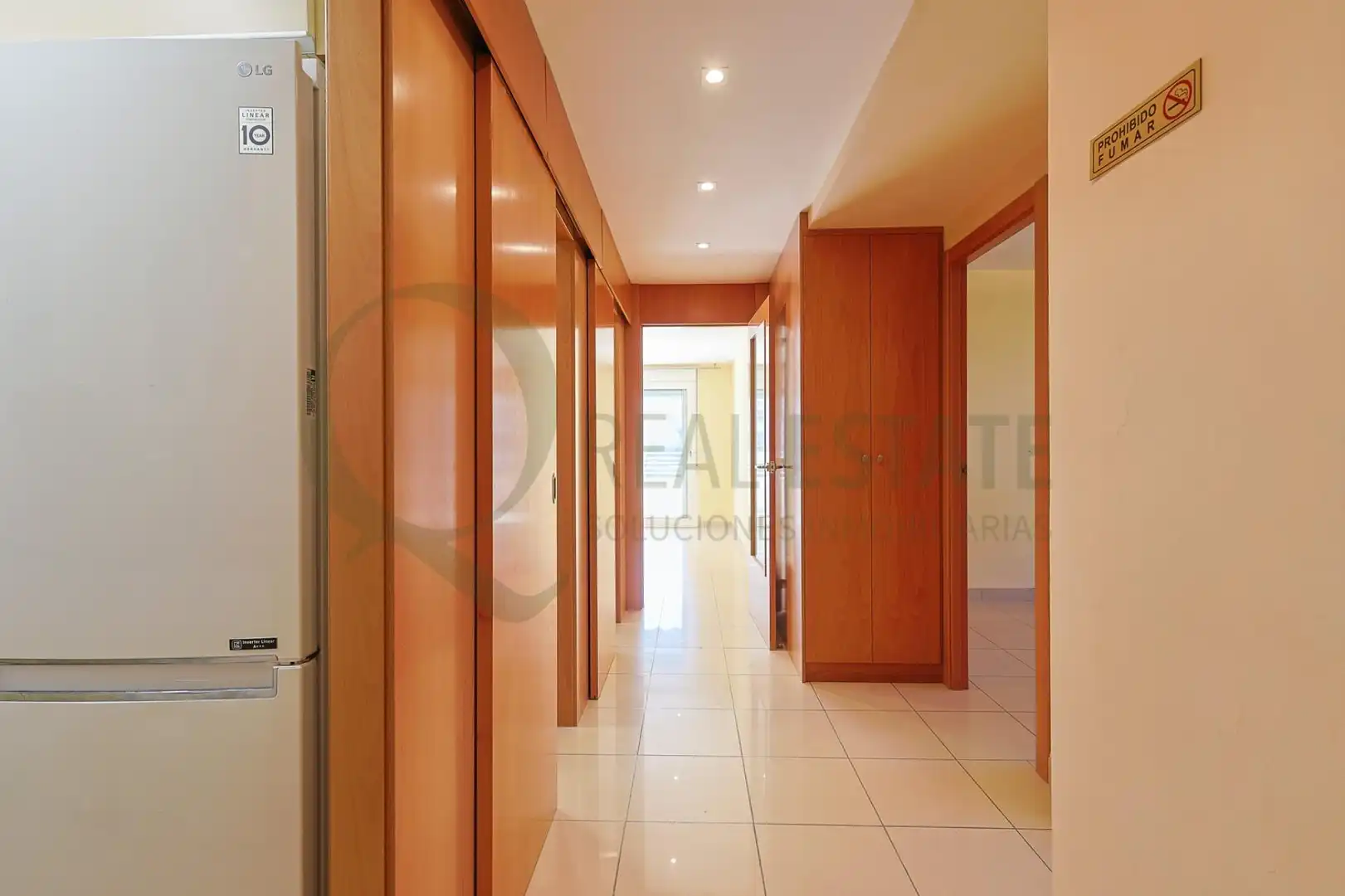 Wohnung zum Verkauf in Alicante / Alacant mit Klimaanlage, Heizung und Privatgarten