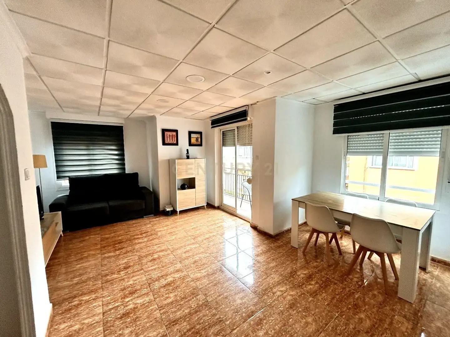 Wohnzimmer von Wohnungen zur Miete in Elda mit Ofen und Waschmaschine