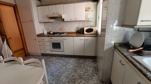 Piso con buena distribución con balcón