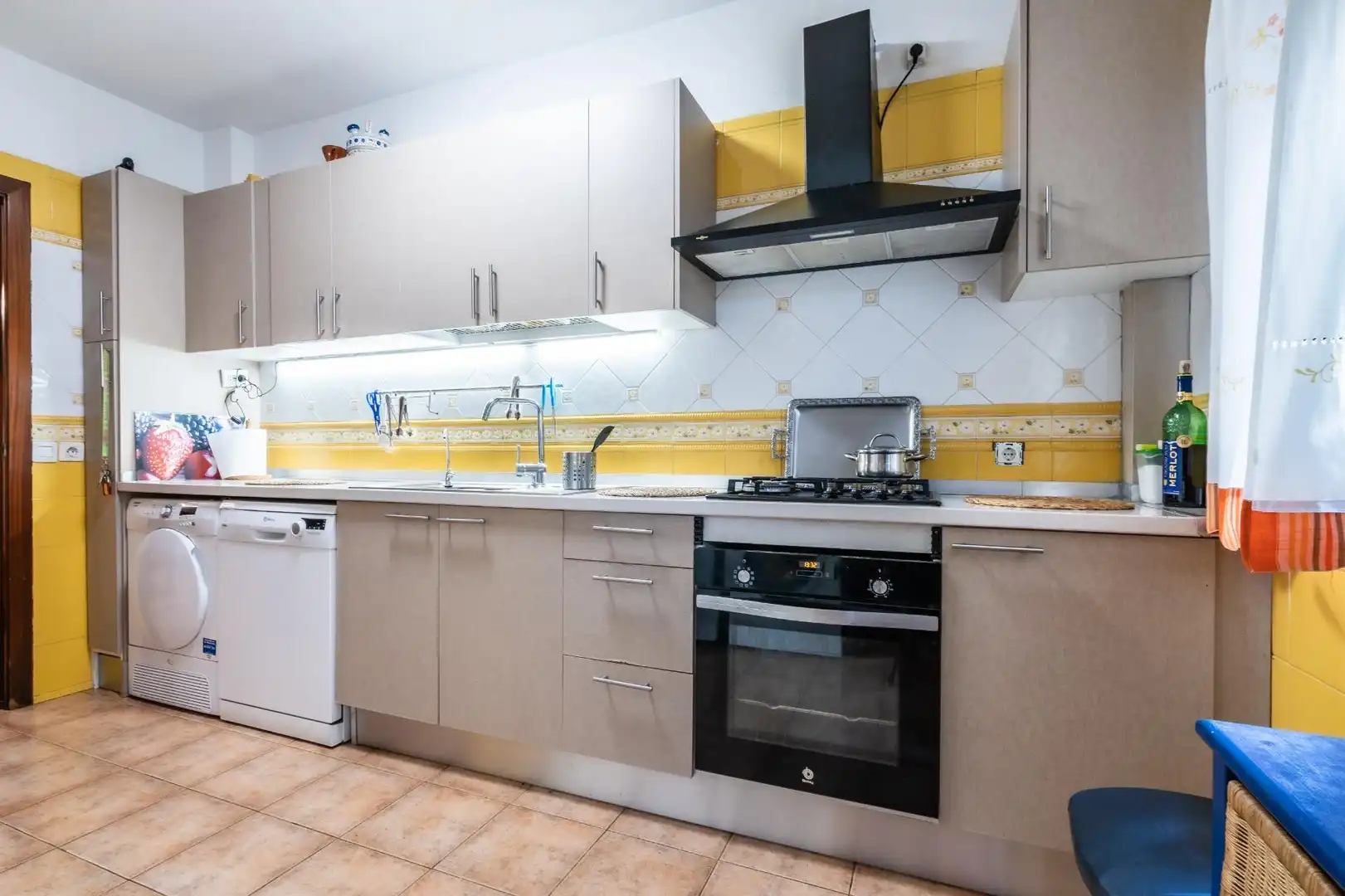 Kitchen of Flat for sale in Adeje  with Private garden, Terrace and Balcony