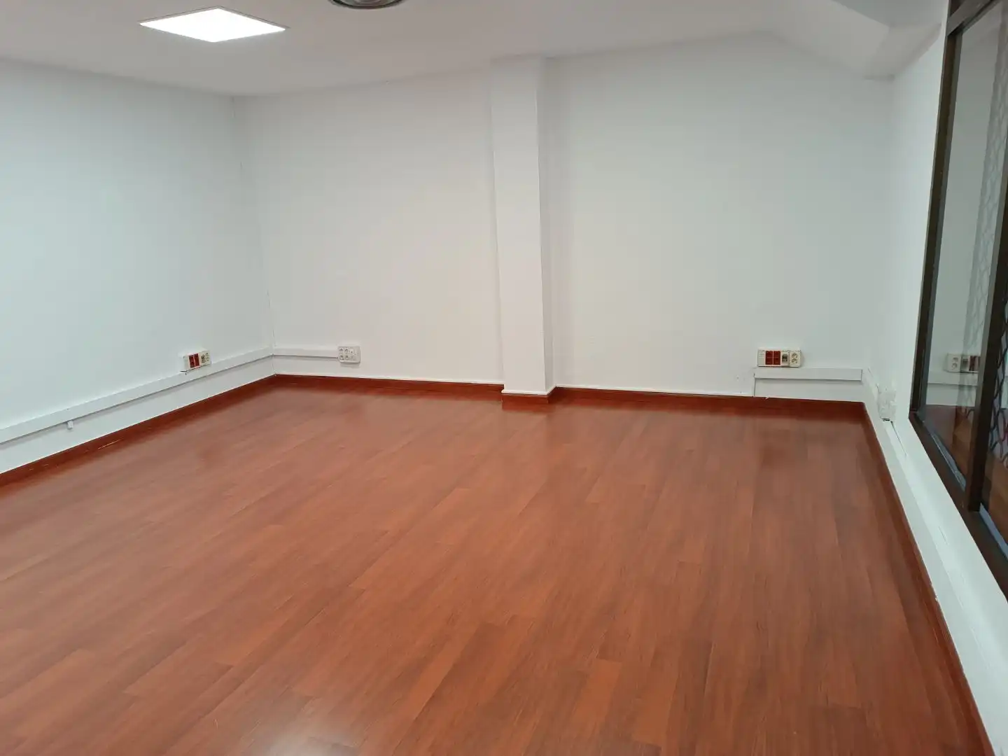 Oficina de alquiler en Granada con Aire acondicionado, Calefacción y Internet