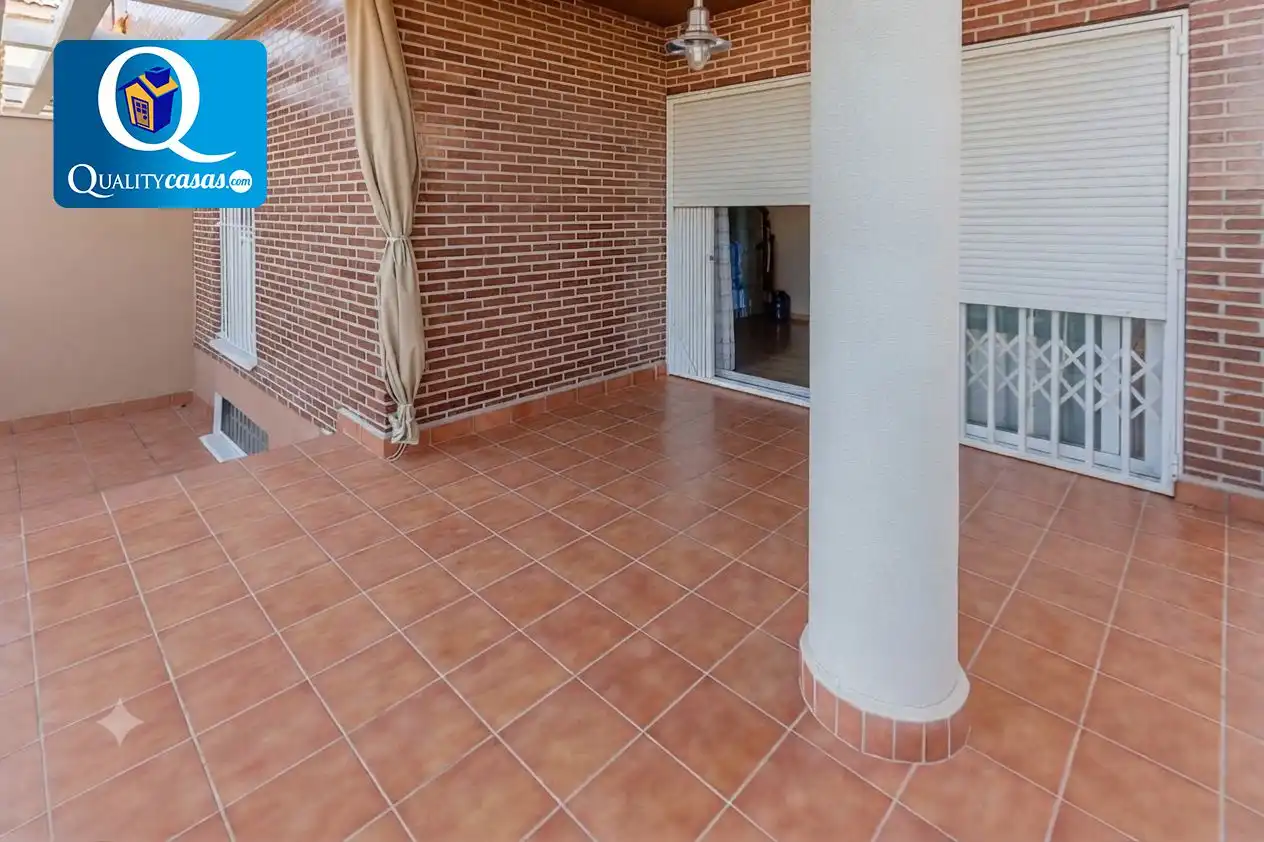 Detached house with pool for sale in Almajada - Ravel