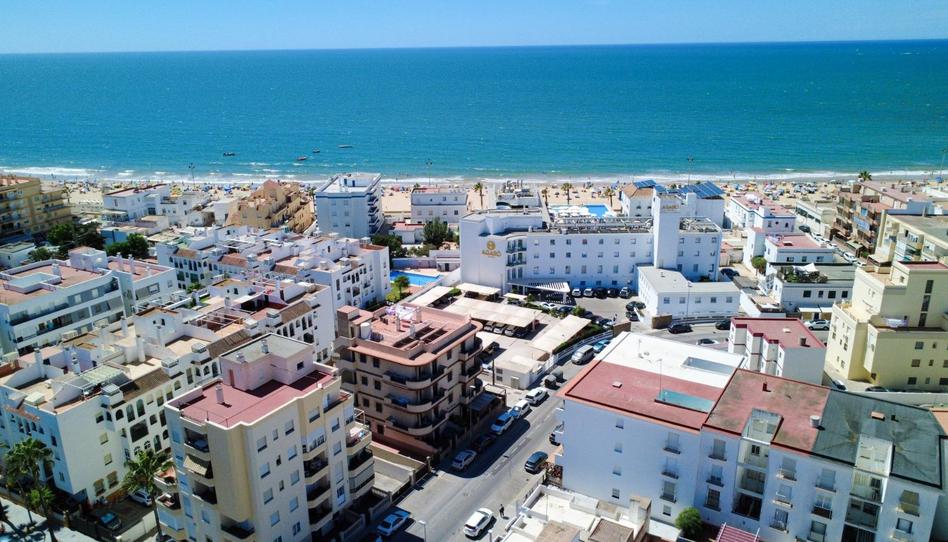 Photo 1 of Flat for sale in Avenida de la Cruz Roja, Playa de la Regla, Cádiz
