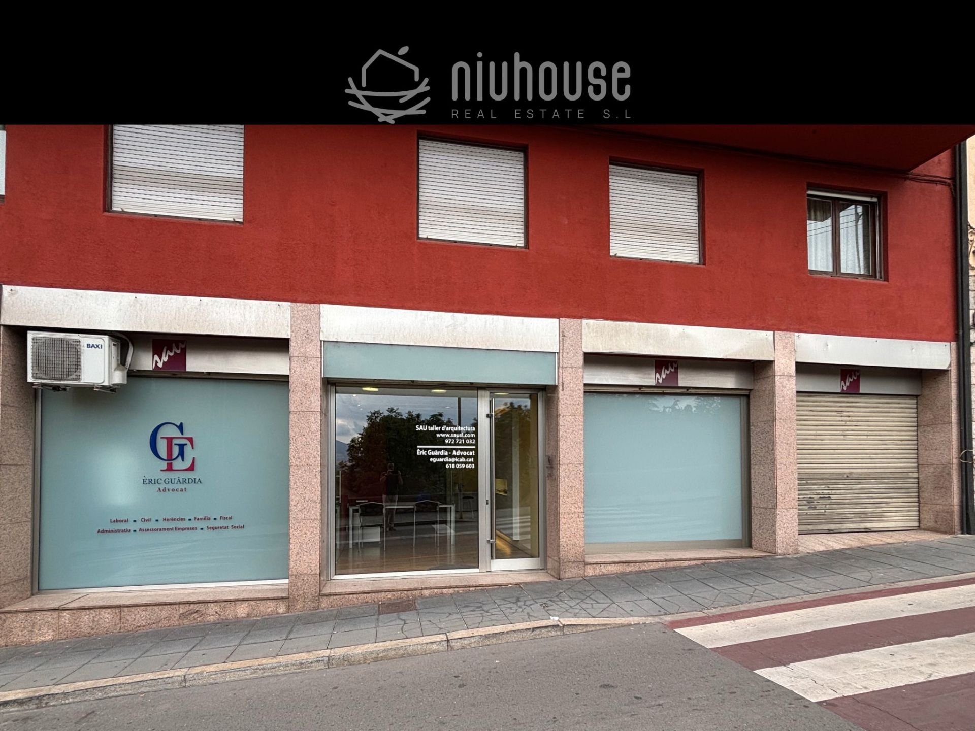 Vista exterior de Local en venda en Puigcerdà amb Aire condicionat, Calefacció i Parquet