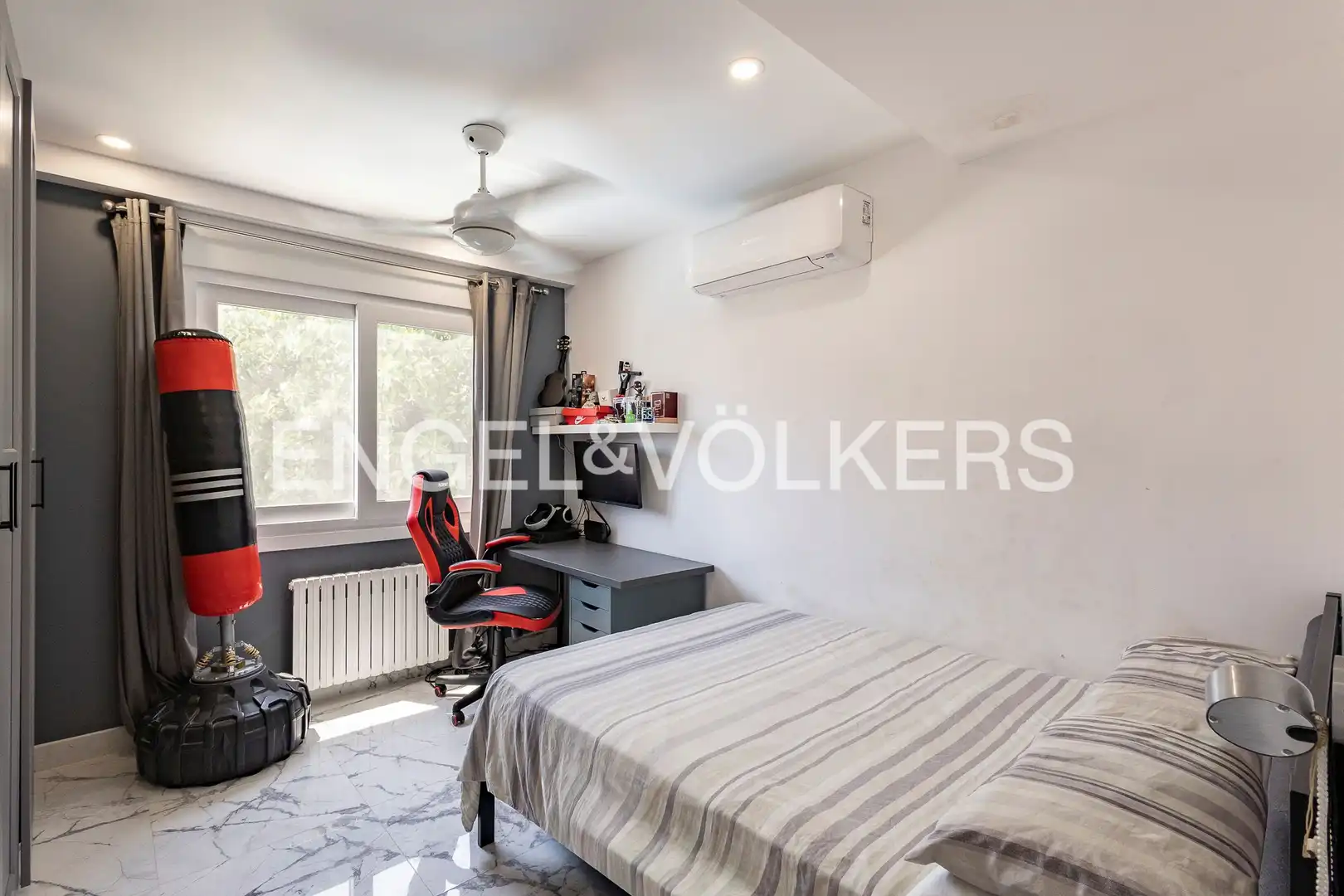 Bedroom of Houses for sale in Castelldefels  with Air Conditioner, Heating and Swimming Pool
