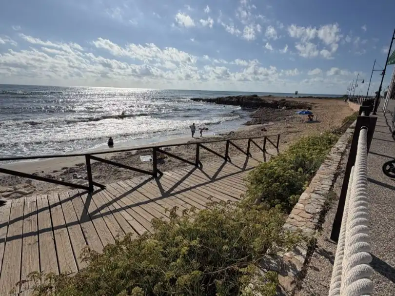 Vista exterior de Piso en venta en Torrevieja con Aire acondicionado y Terraza