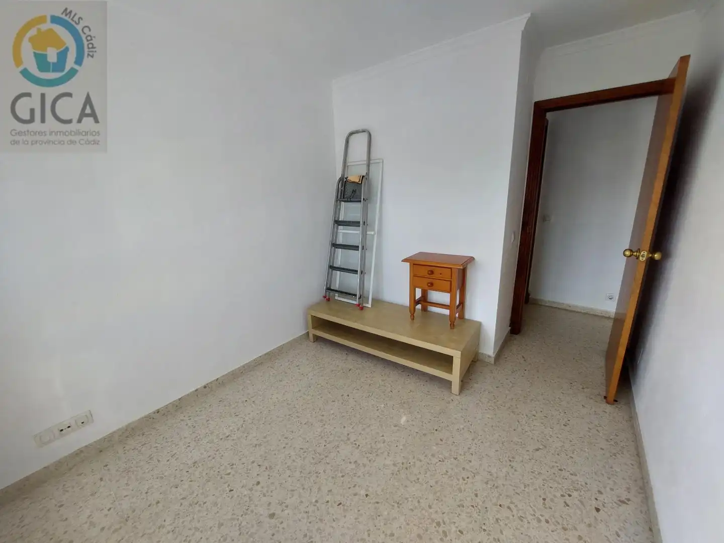Bedroom of Flat for sale in Algeciras  with Air Conditioner
