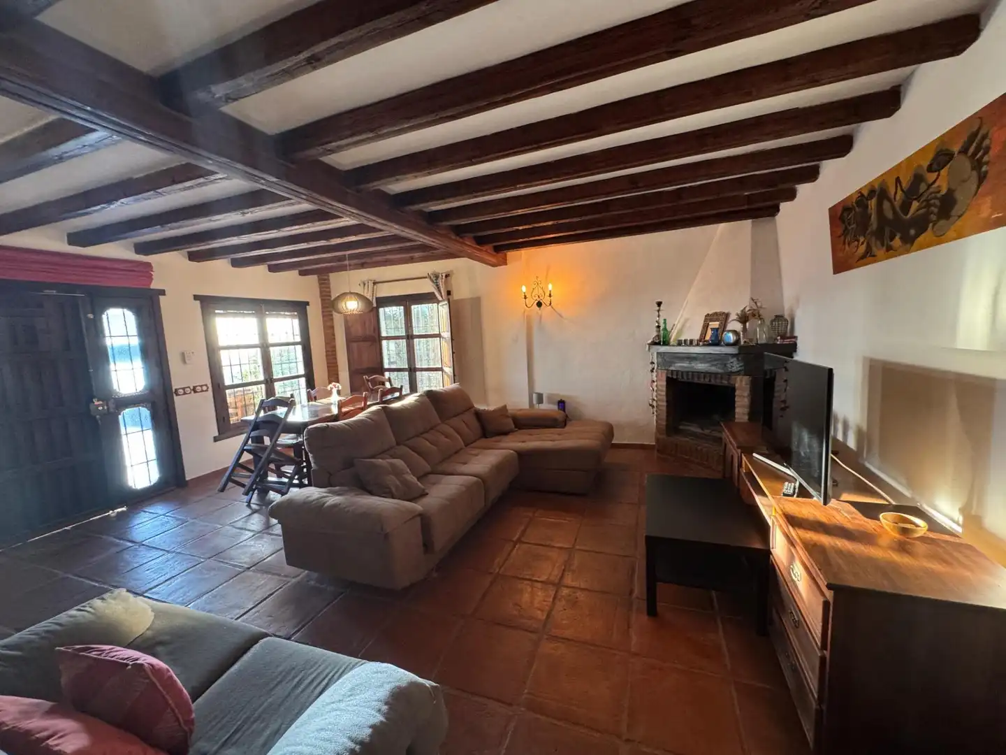 Sala d'estar de Casa o xalet en venda en Marbella amb Jardí privat, Terrassa i Piscina