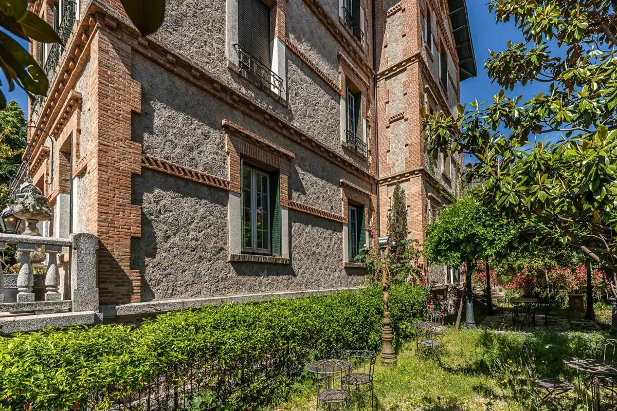 Exterior view of Houses for sale in San Lorenzo de El Escorial  with Air Conditioner, Heating and Private garden
