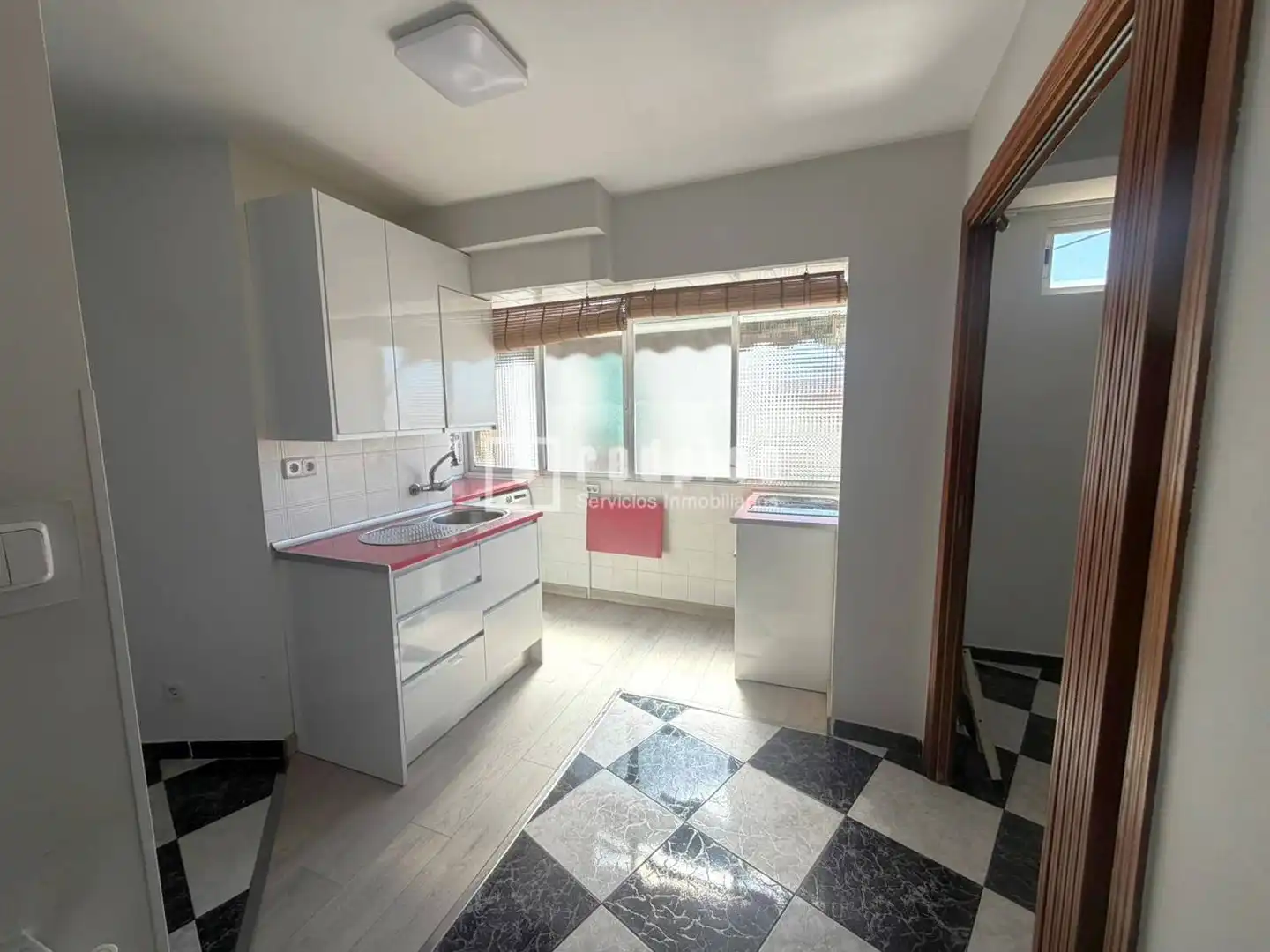 Cocina de Piso en venta en Madrid con Aire acondicionado, Terraza y Trastero