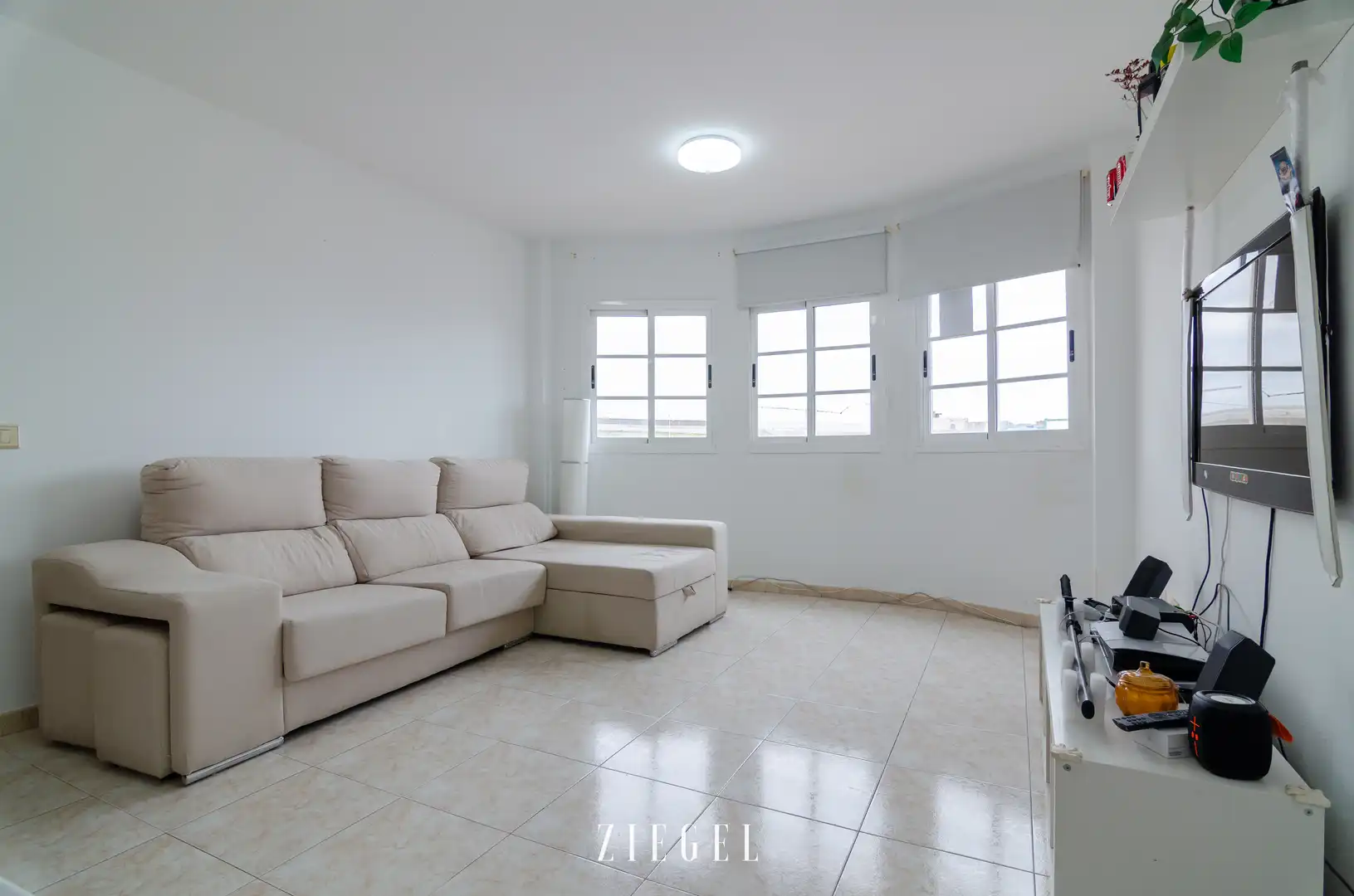 Living room of Flat for sale in Ingenio  with Furnished