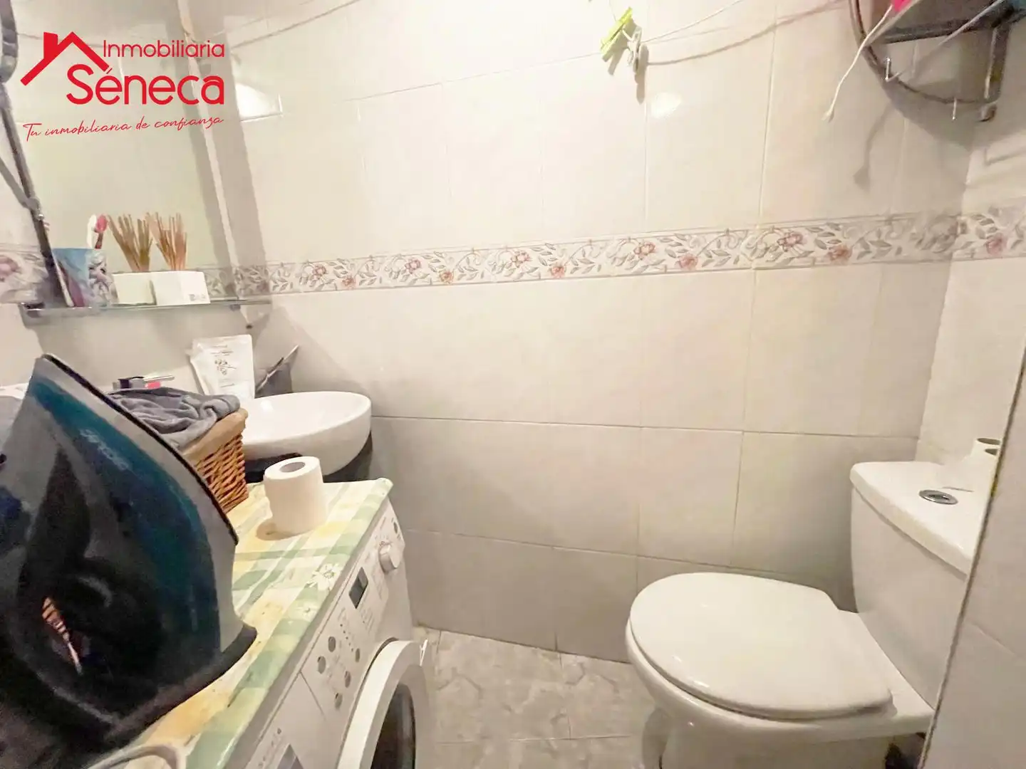 Bathroom of Flat for sale in Córdoba  with Air Conditioner and Heating