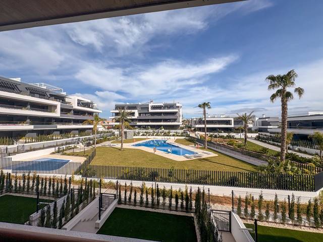 Piso en Alquiler en Reverendo Francisco Sarrio Paya, 03184 Torrevieja, en Zona Carrefour - Urbanizaciones